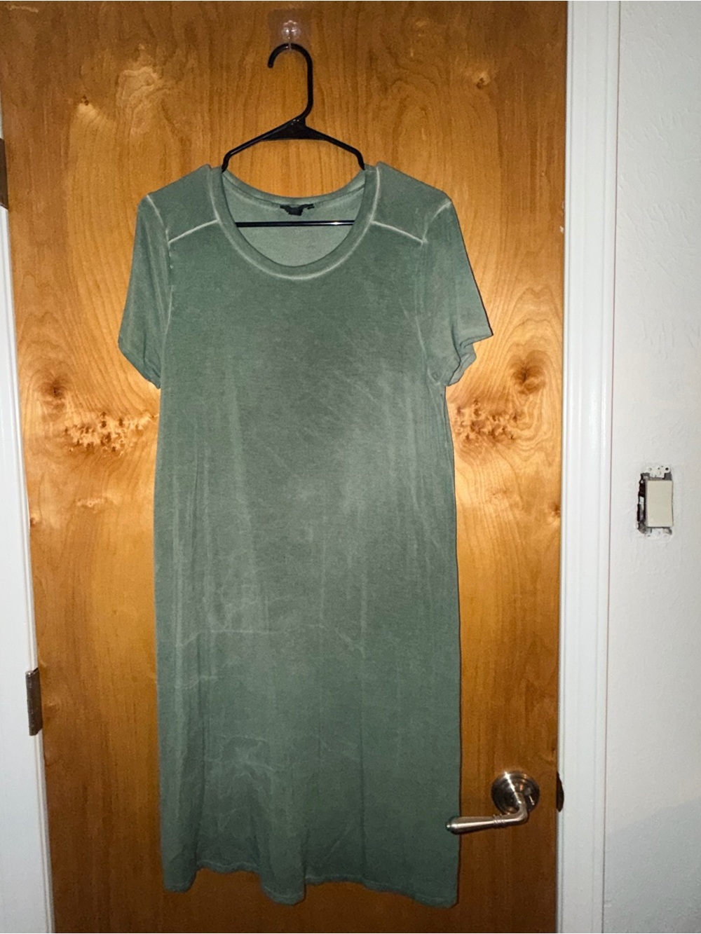 Versona Olive Green Short-Sleeve Midi T-Shirt Dress